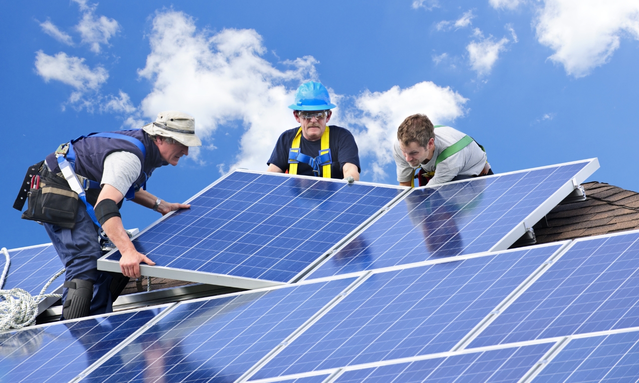 ¿Cómo elegir el sistema de energía solar adecuado para tu hogar en Sevilla?